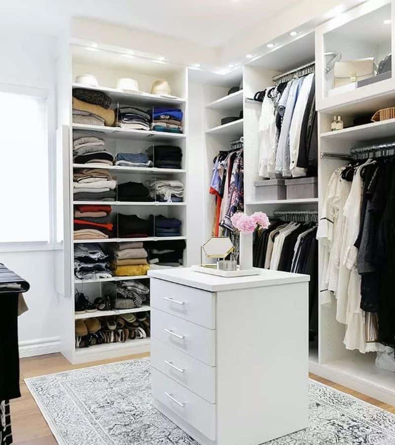 1.-White-Closet-with-Dressing-TableCabinet.jpg