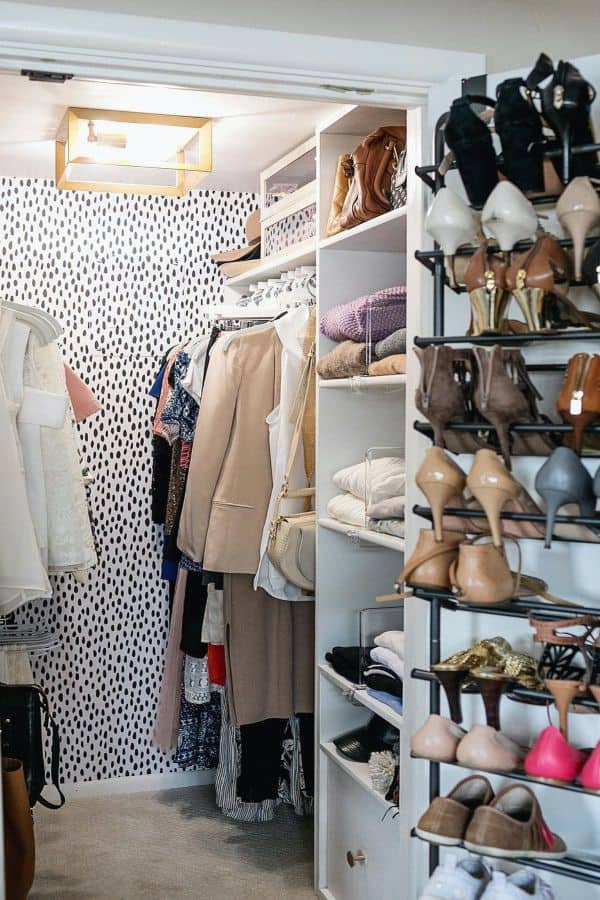 19.-Trendy-Mini-Closet-with-Shoe-Organizer.jpg