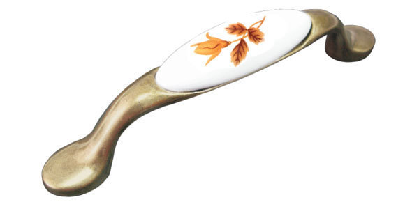 Мебельная ручка